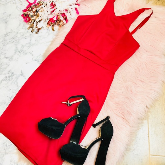 Foreign Exchange Dresses & Skirts - 🌵5/$25 EUC Foreign Exchange Red Dress Large